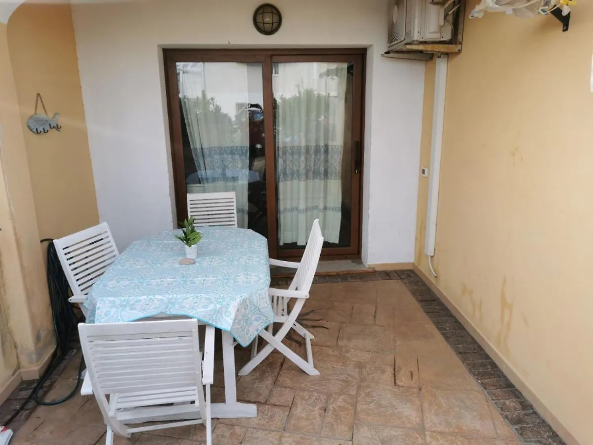 Dimore Dell'Isola Rossa Apartment